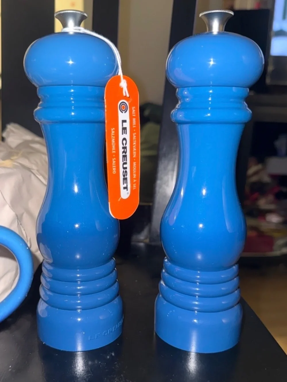 6 piece Le Creuset coffee mug set and salt and pepper mill set